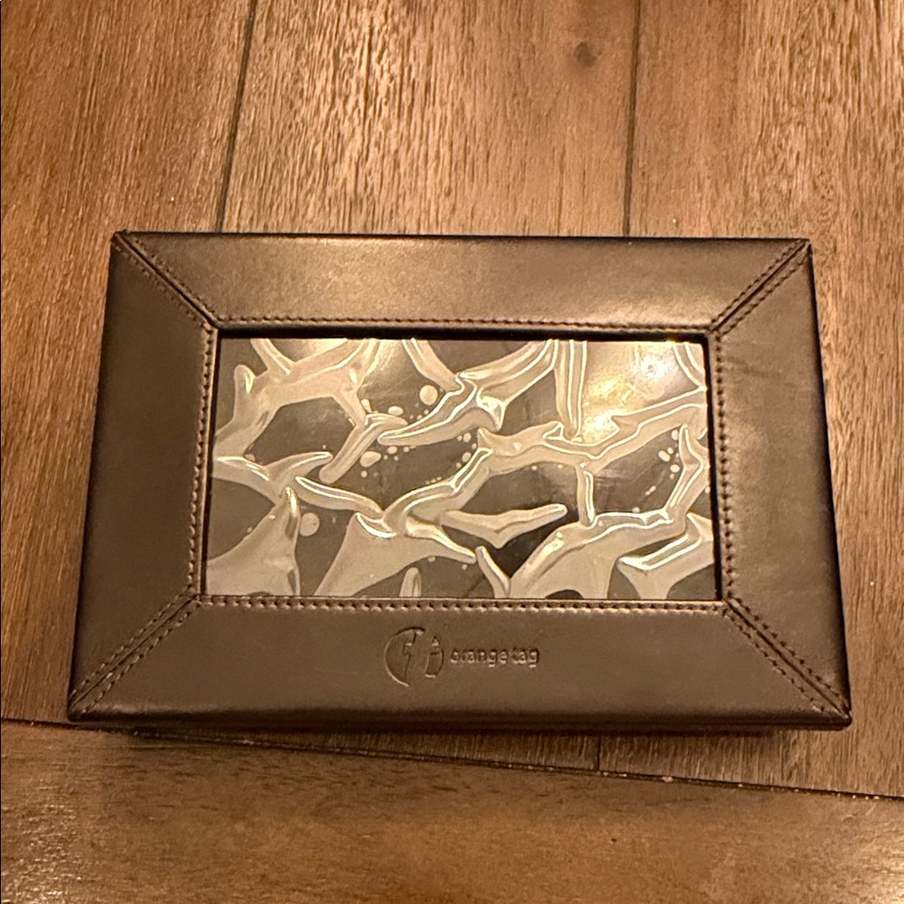 Brown Leather Digital Picture Frame